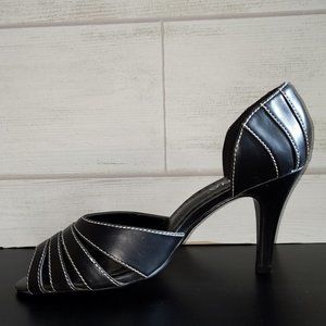 Liliana, heels, white stitched on black 8 EUC